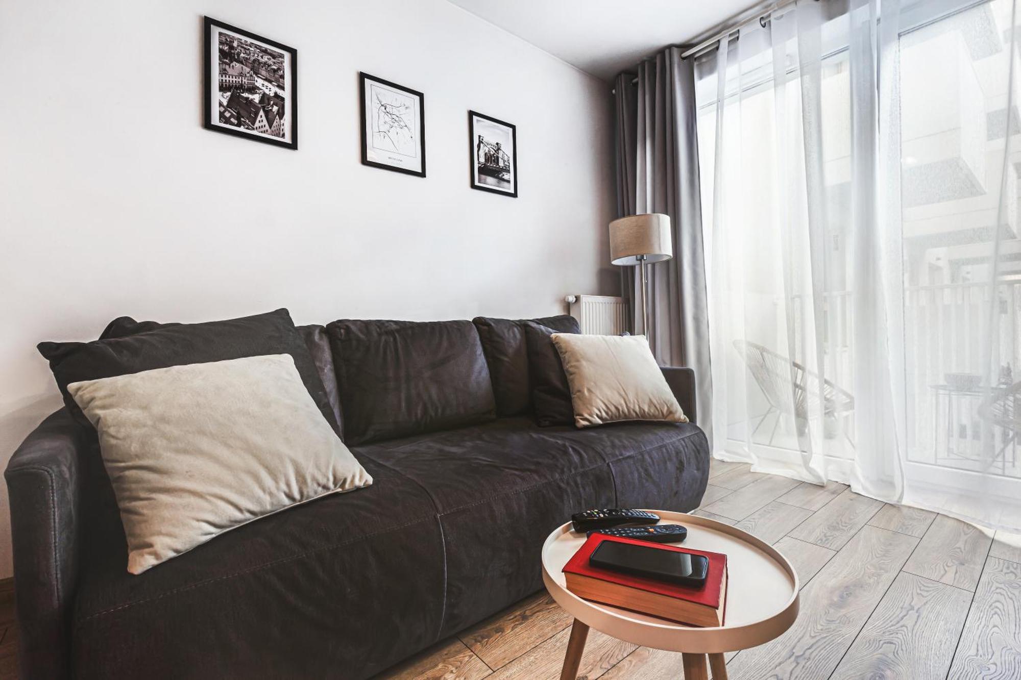 Komfortowy Apartament Z Balkonem I Parkingiem ヴロツワフ エクステリア 写真