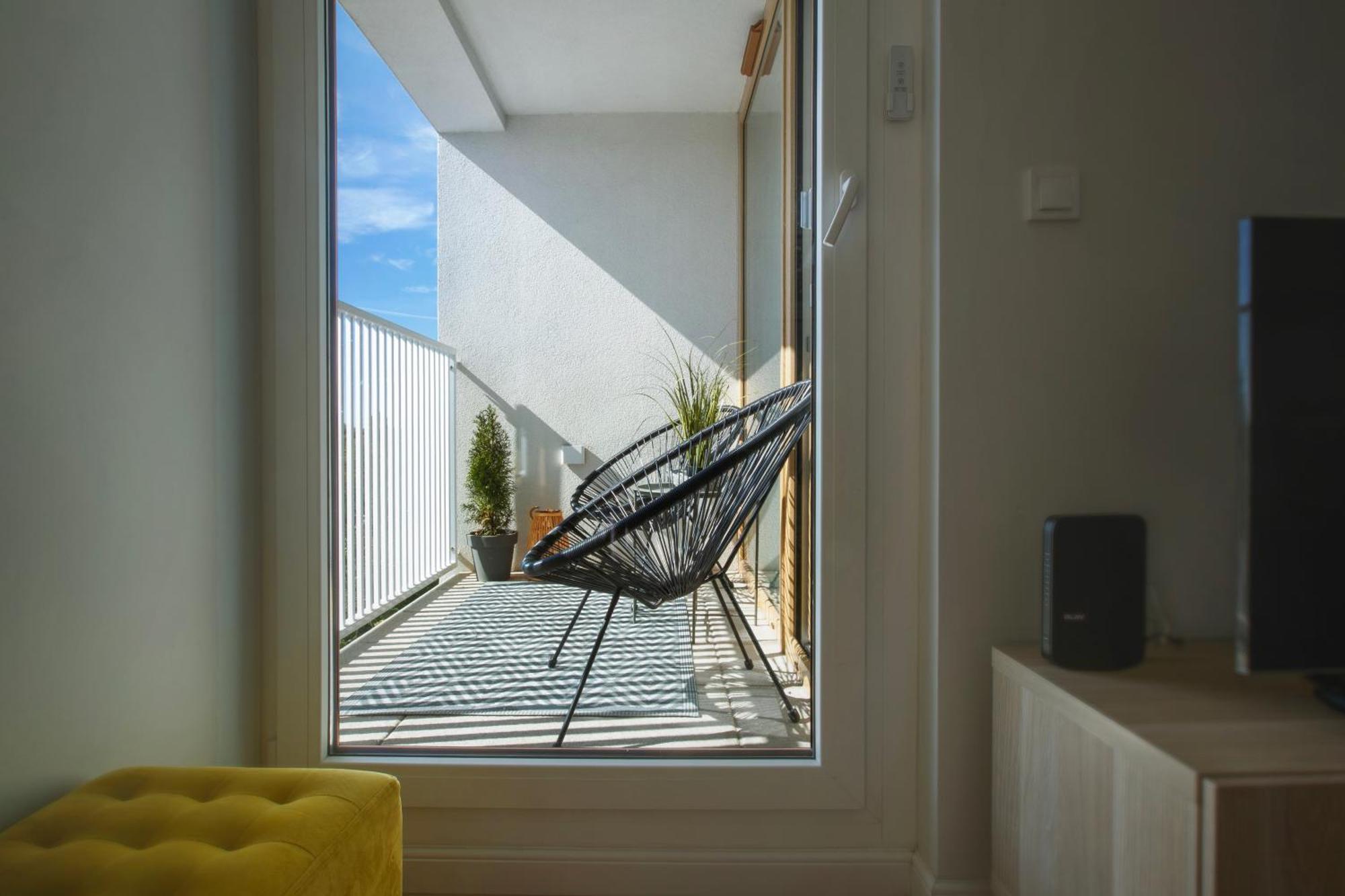 Komfortowy Apartament Z Balkonem I Parkingiem ヴロツワフ エクステリア 写真